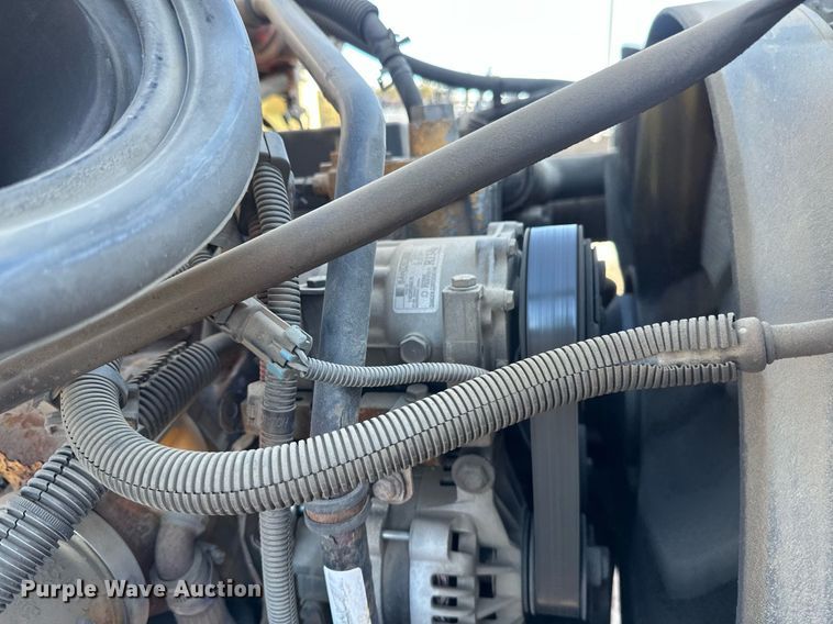 image for item DV0612 2007 Freightliner  Columbia flatbed truck with mud mixing system