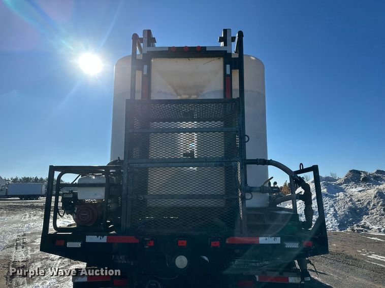 image for item DV0613 2007 Freightliner  Cascadia flatbed truck with mud mixing system