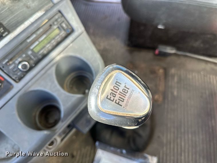 image for item DV0613 2007 Freightliner  Cascadia flatbed truck with mud mixing system