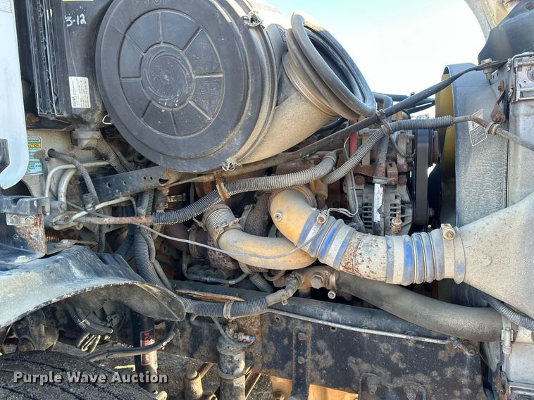 image for item DV0613 2007 Freightliner  Cascadia flatbed truck with mud mixing system