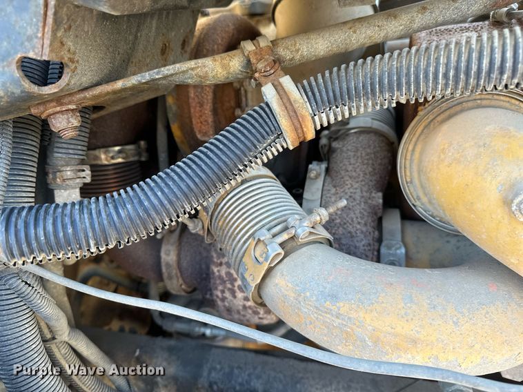 image for item DV0613 2007 Freightliner  Cascadia flatbed truck with mud mixing system