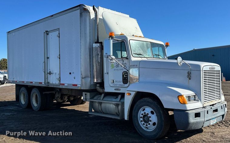 image for item DV0614 2000 Freightliner  FLD120 box truck