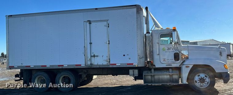 image for item DV0614 2000 Freightliner  FLD120 box truck