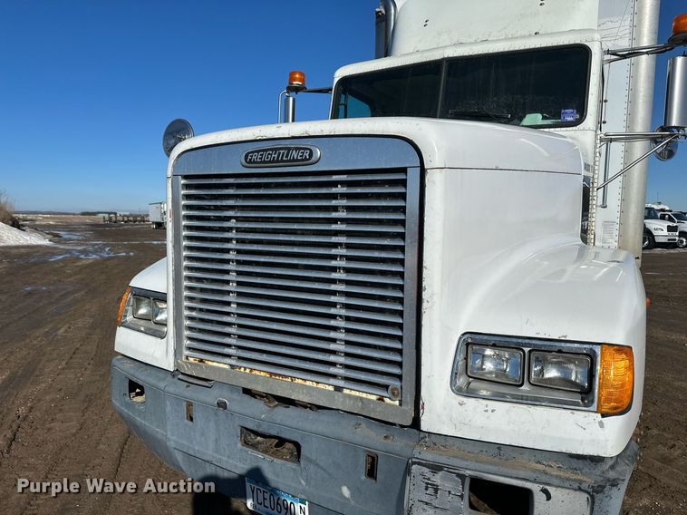 image for item DV0614 2000 Freightliner  FLD120 box truck