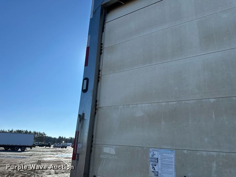 image for item DV0614 2000 Freightliner  FLD120 box truck