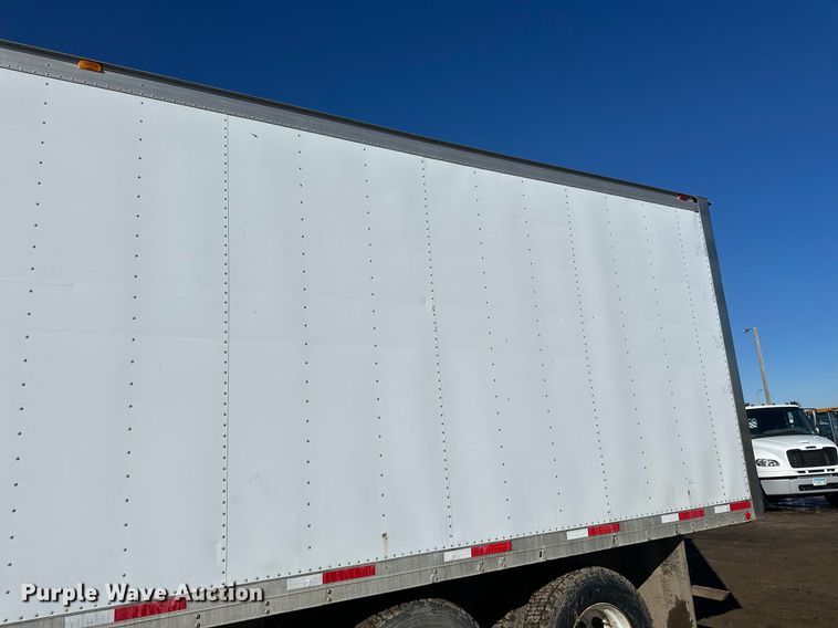 image for item DV0614 2000 Freightliner  FLD120 box truck