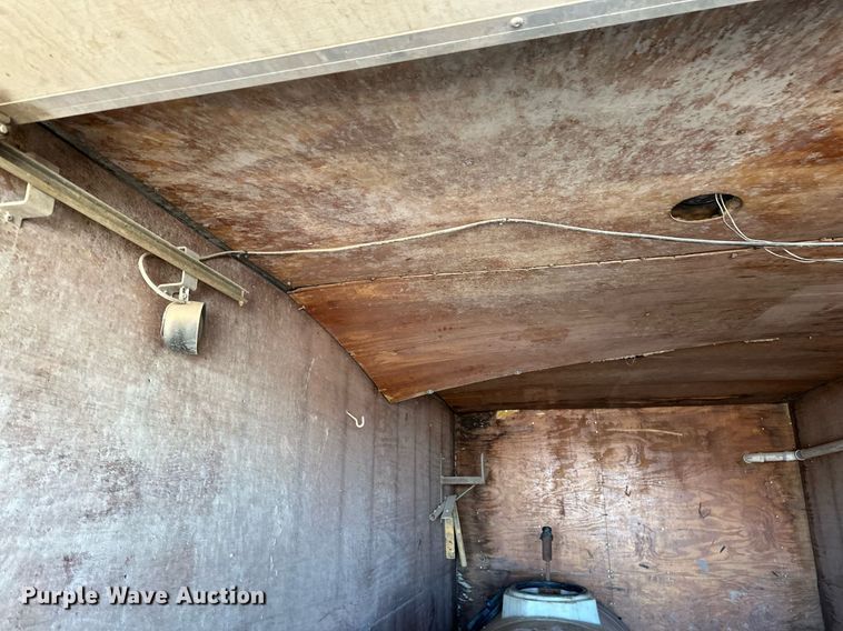 image for item DV0614 2000 Freightliner  FLD120 box truck