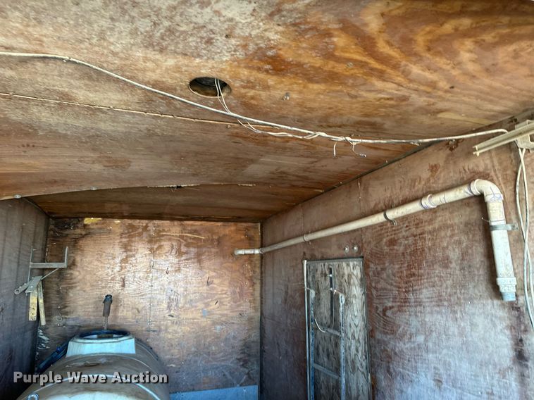 image for item DV0614 2000 Freightliner  FLD120 box truck