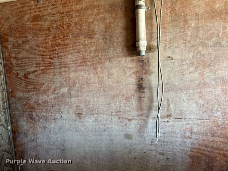 image for item DV0614 2000 Freightliner  FLD120 box truck