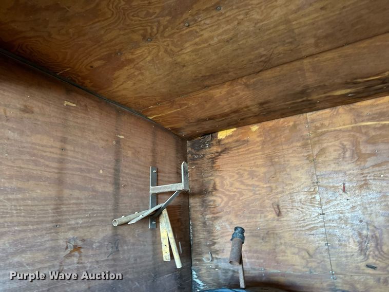 image for item DV0614 2000 Freightliner  FLD120 box truck