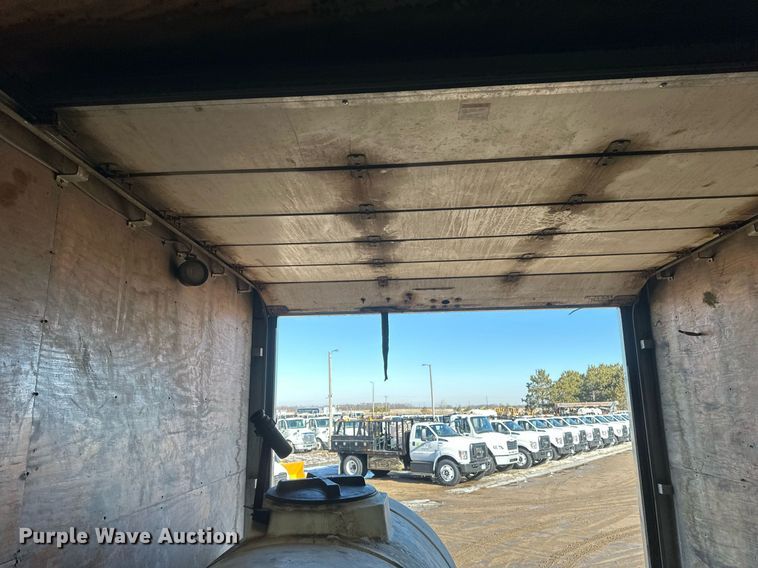 image for item DV0614 2000 Freightliner  FLD120 box truck