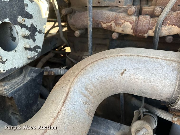 image for item DV0614 2000 Freightliner  FLD120 box truck