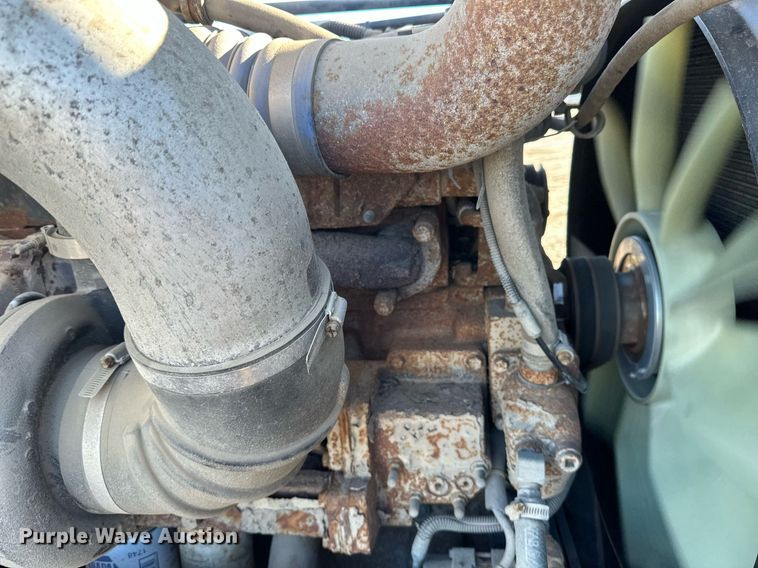 image for item DV0614 2000 Freightliner  FLD120 box truck