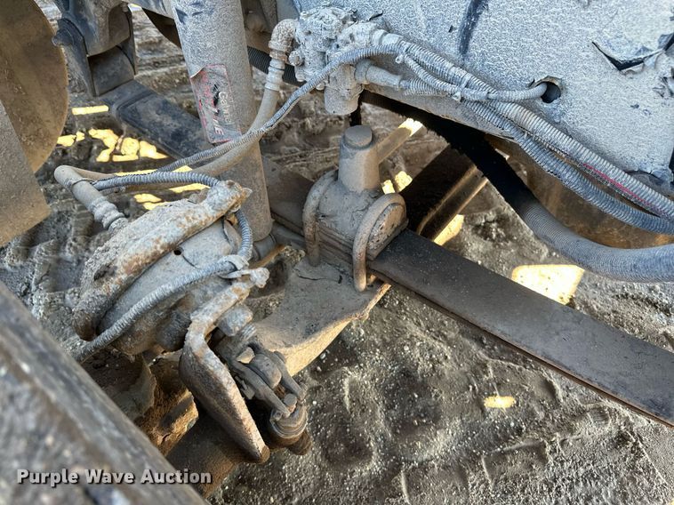 image for item DV0614 2000 Freightliner  FLD120 box truck