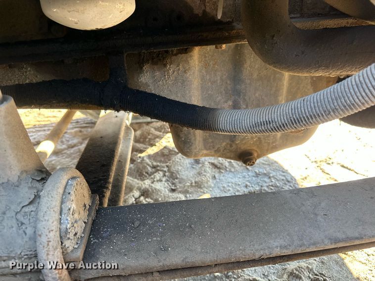 image for item DV0614 2000 Freightliner  FLD120 box truck