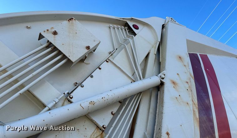 image for item DV0624 2001 International  4700 refuse truck