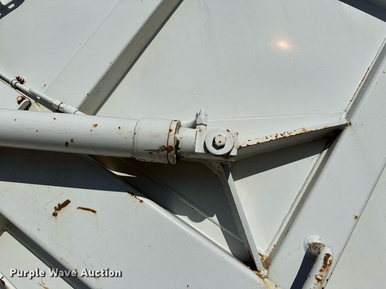 image for item DV0624 2001 International  4700 refuse truck