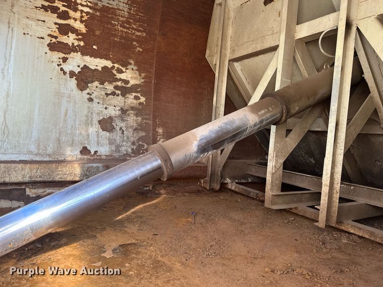 image for item DV0624 2001 International  4700 refuse truck