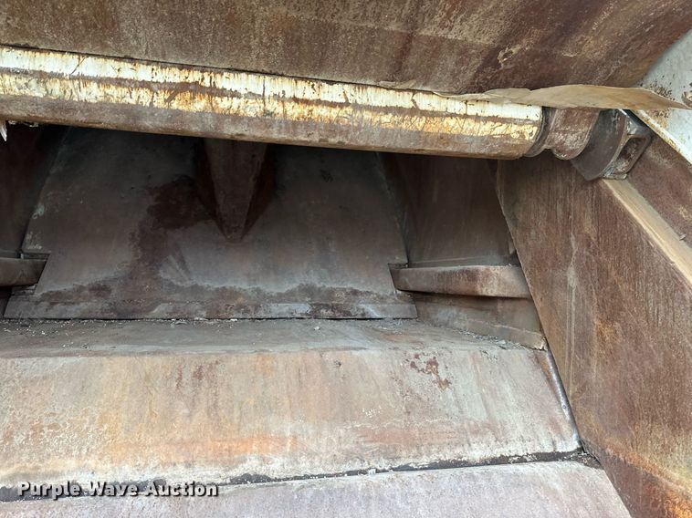 image for item DV0624 2001 International  4700 refuse truck