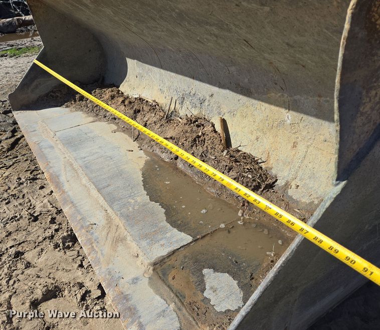 image for item DV1275 2003 Caterpillar 420D backhoe