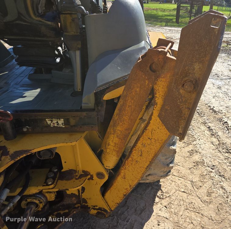 image for item DV1275 2003 Caterpillar 420D backhoe