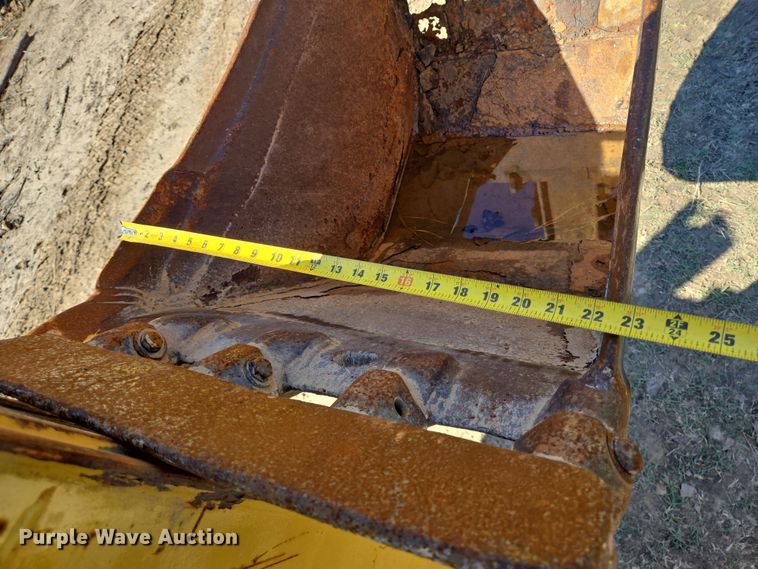 image for item DV1275 2003 Caterpillar 420D backhoe