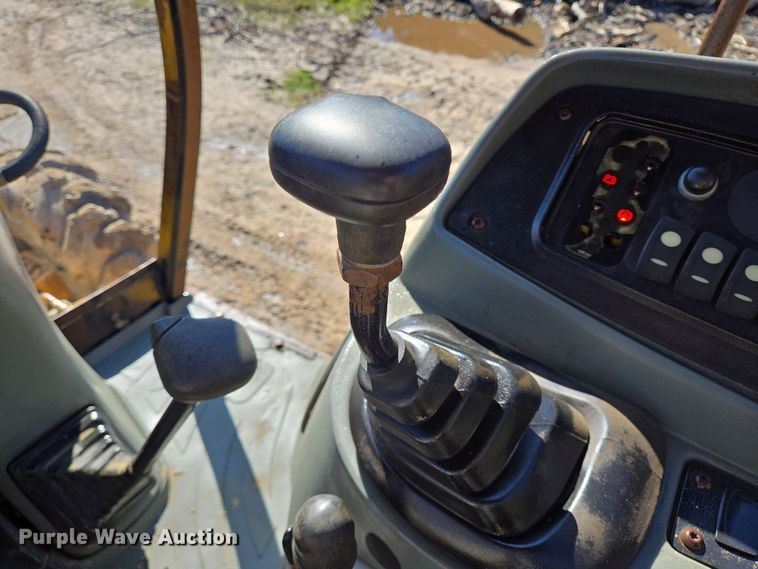 image for item DV1275 2003 Caterpillar 420D backhoe