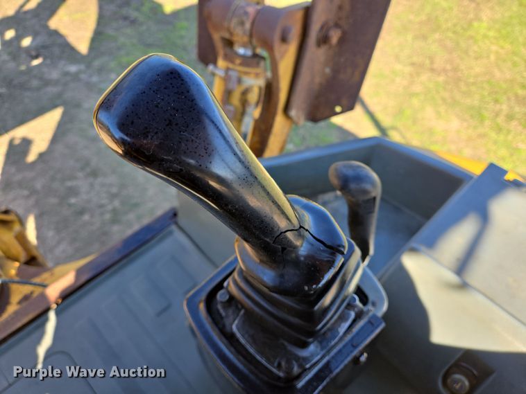 image for item DV1275 2003 Caterpillar 420D backhoe