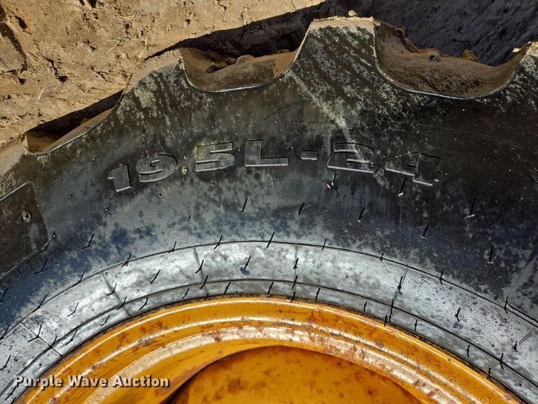 image for item DV1275 2003 Caterpillar 420D backhoe