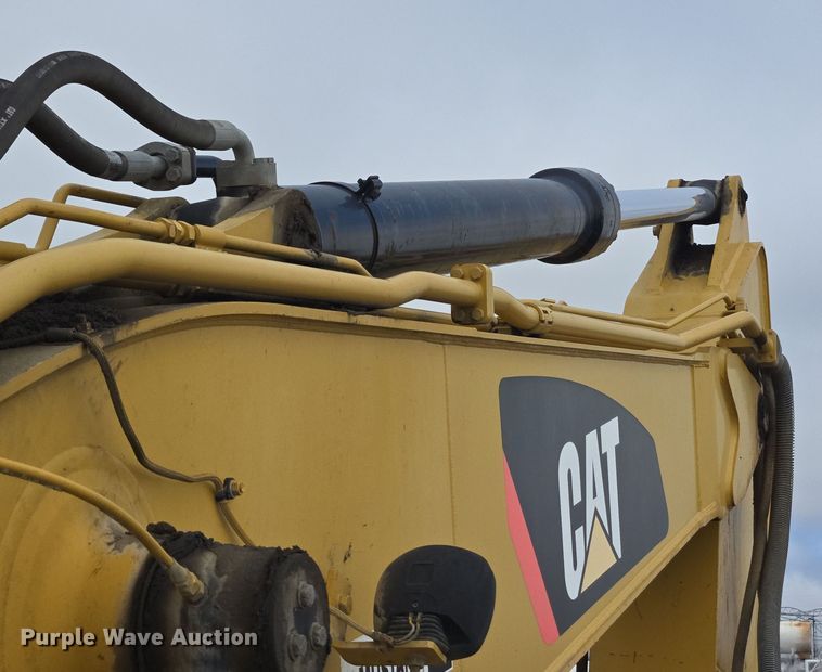image for item DV1280 2016 Caterpillar 330F L excavator