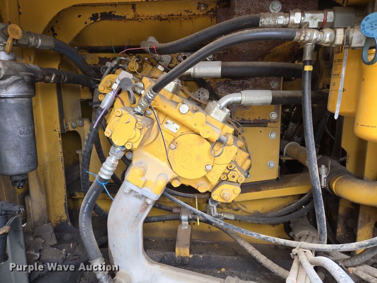 image for item DV1280 2016 Caterpillar 330F L excavator