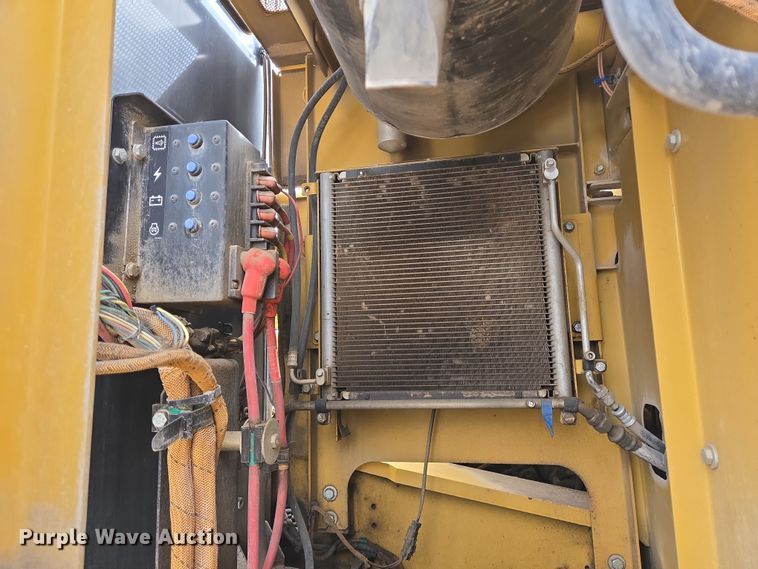 image for item DV1280 2016 Caterpillar 330F L excavator