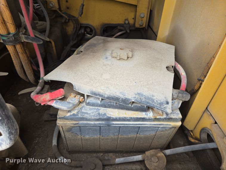 image for item DV1280 2016 Caterpillar 330F L excavator