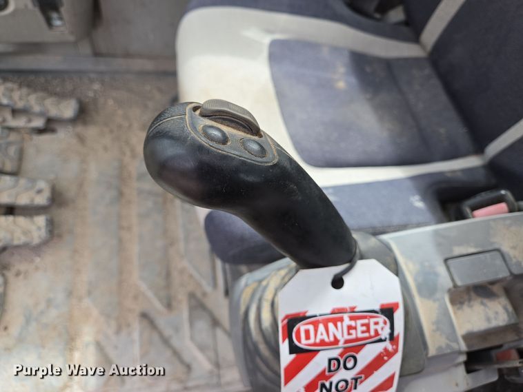 image for item DV1280 2016 Caterpillar 330F L excavator