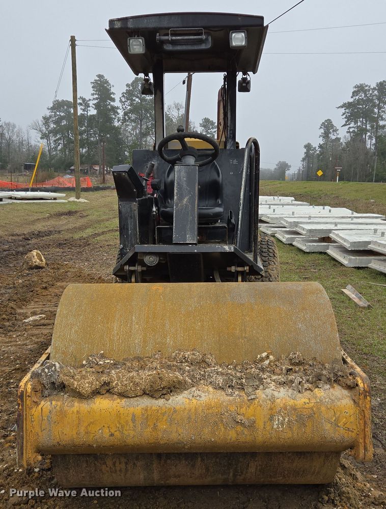 image for item DV1285 Caterpillar CS34 single drum vibratory roller