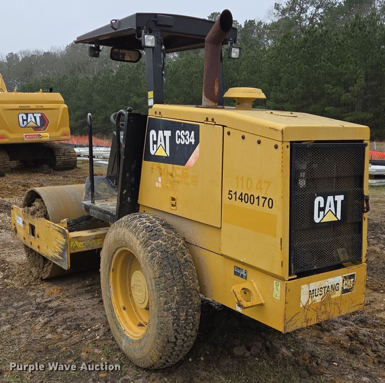 image for item DV1285 Caterpillar CS34 single drum vibratory roller