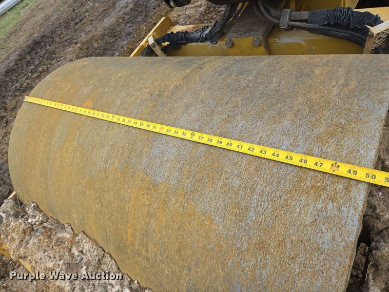 image for item DV1285 Caterpillar CS34 single drum vibratory roller
