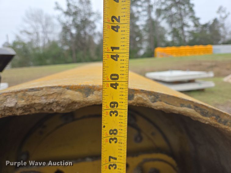 image for item DV1285 Caterpillar CS34 single drum vibratory roller