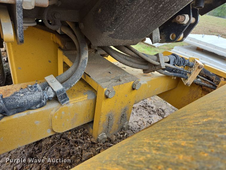 image for item DV1285 Caterpillar CS34 single drum vibratory roller