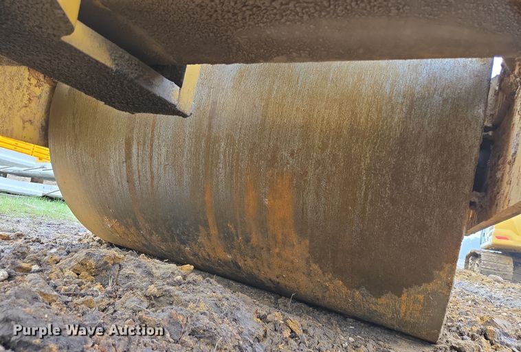 image for item DV1285 Caterpillar CS34 single drum vibratory roller