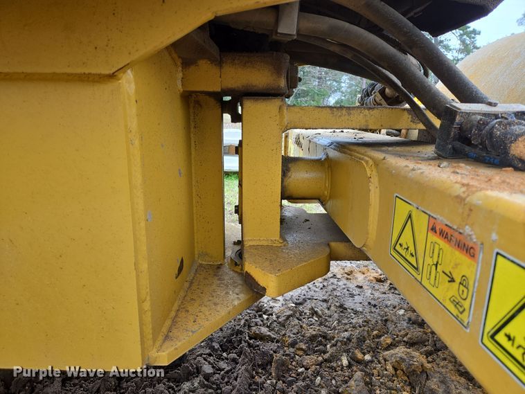 image for item DV1285 Caterpillar CS34 single drum vibratory roller