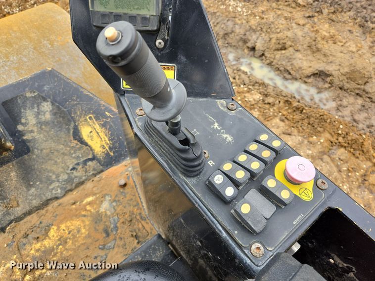 image for item DV1285 Caterpillar CS34 single drum vibratory roller