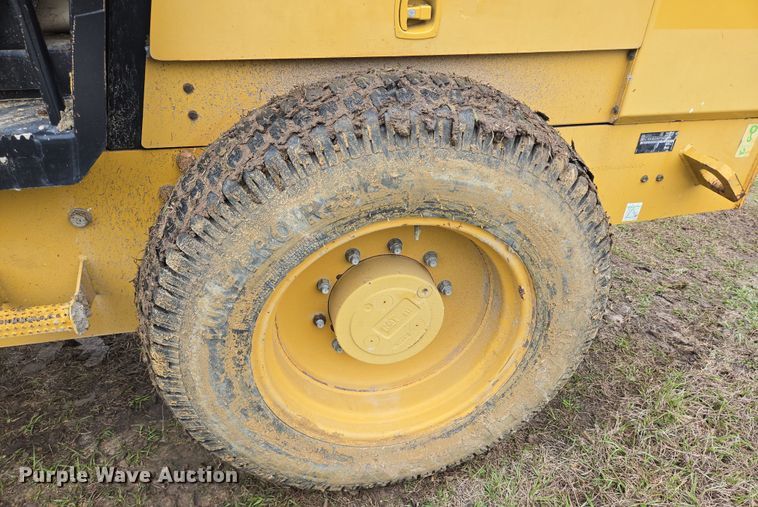 image for item DV1285 Caterpillar CS34 single drum vibratory roller