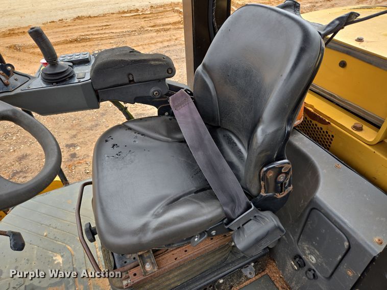 image for item DV1286 2016 Caterpillar CP56B single drum vibratory roller