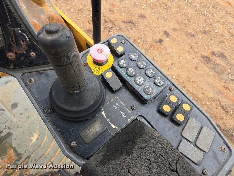 image for item DV1286 2016 Caterpillar CP56B single drum vibratory roller