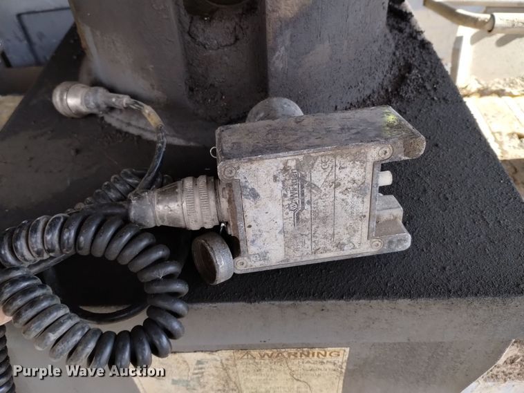 image for item DV6651 2010 Wirtgen W 2200 milling machine