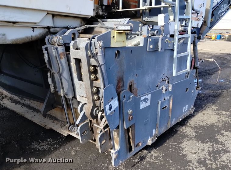 image for item DV6651 2010 Wirtgen W 2200 milling machine