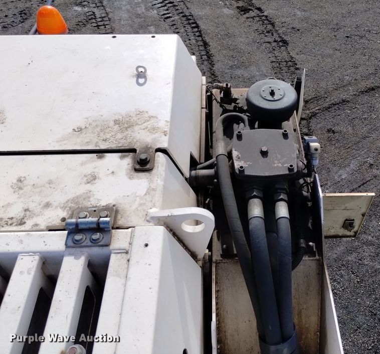 image for item DV6651 2010 Wirtgen W 2200 milling machine