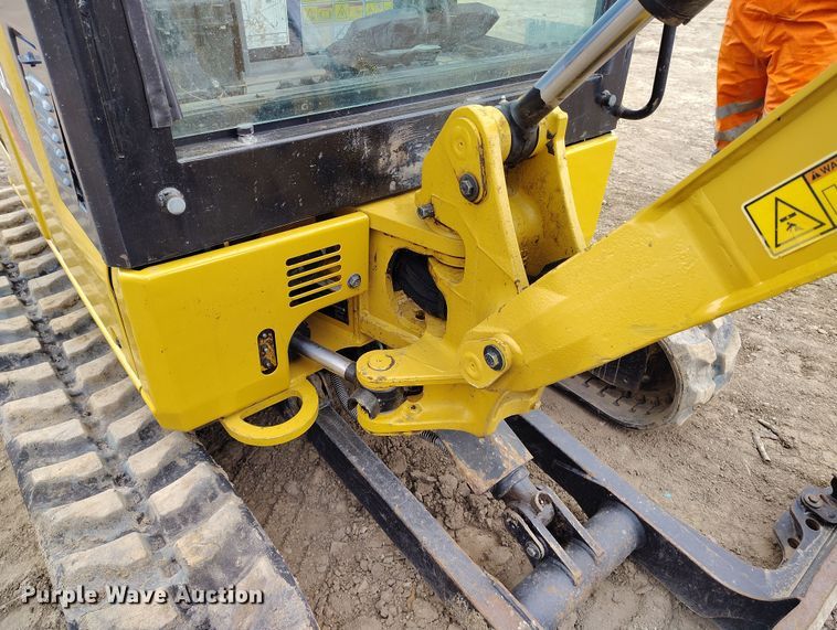 image for item DV6652 2019 Caterpillar 302CR mini excavator