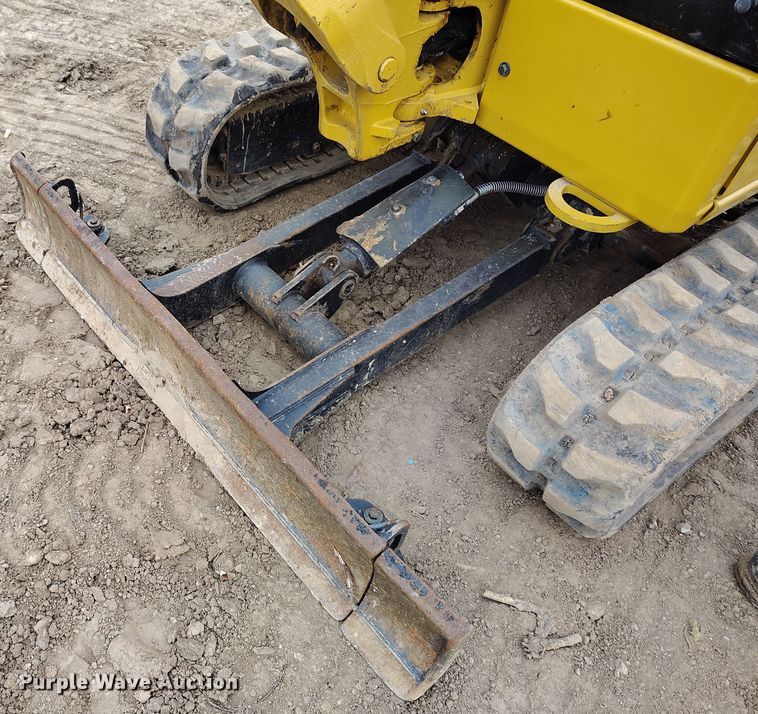 image for item DV6652 2019 Caterpillar 302CR mini excavator